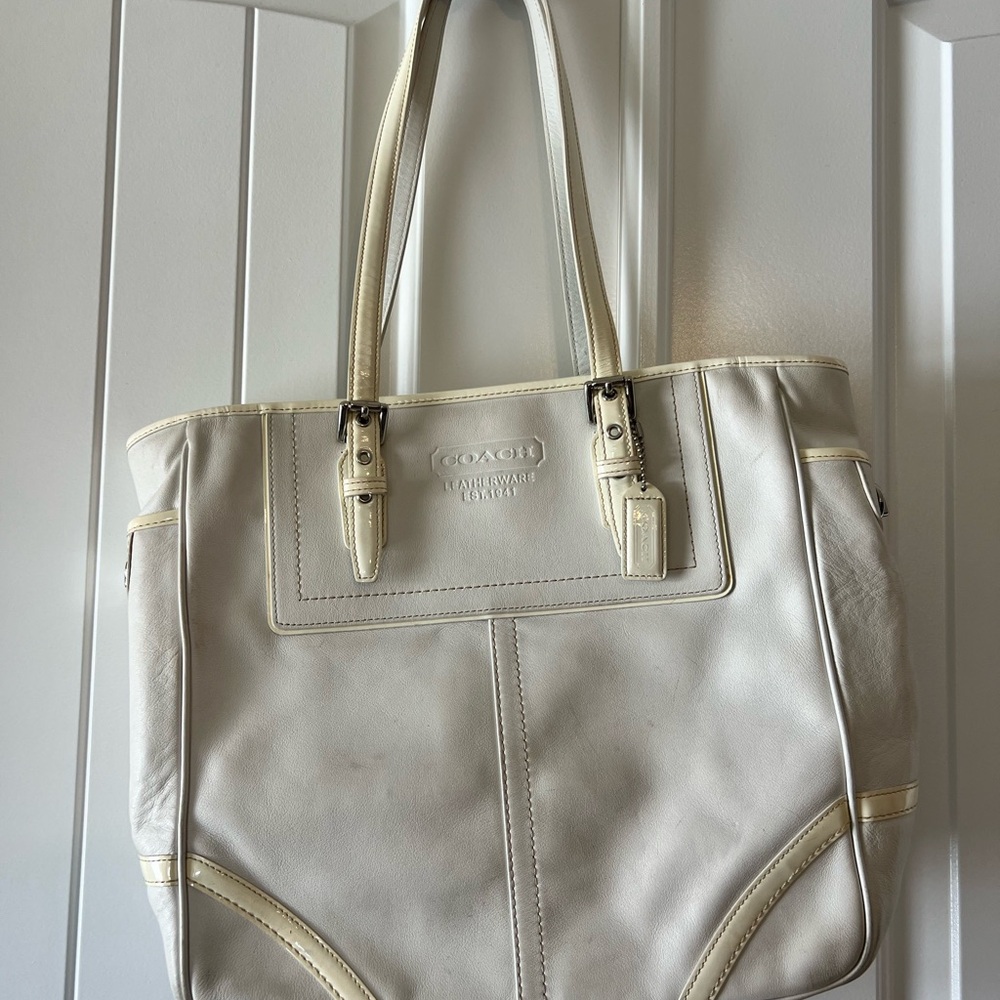 Coach F10412 Cream White All Leather Legacy Hampton Gallery Tote Bag